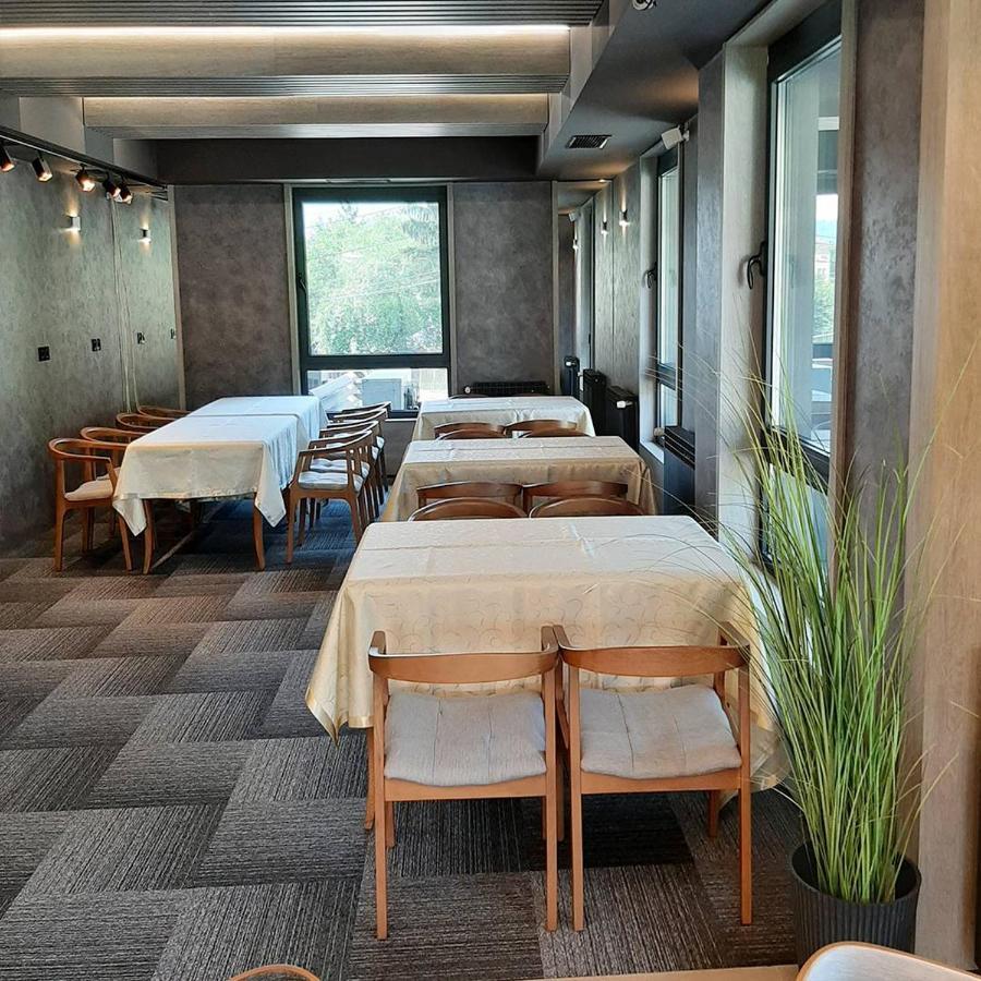 טראווניק Motel Bajra מראה חיצוני תמונה