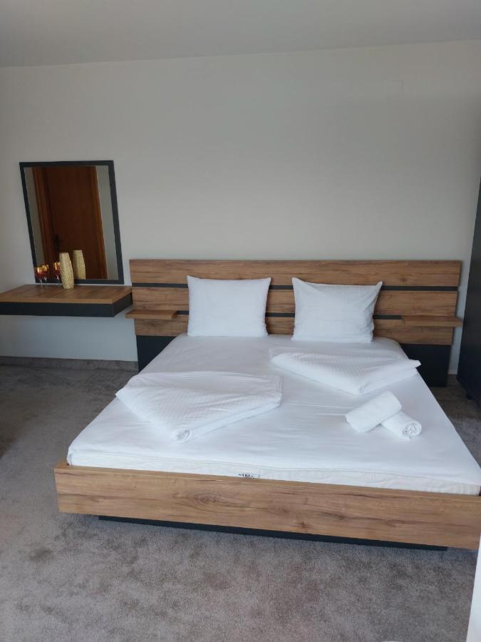 טראווניק Motel Bajra מראה חיצוני תמונה