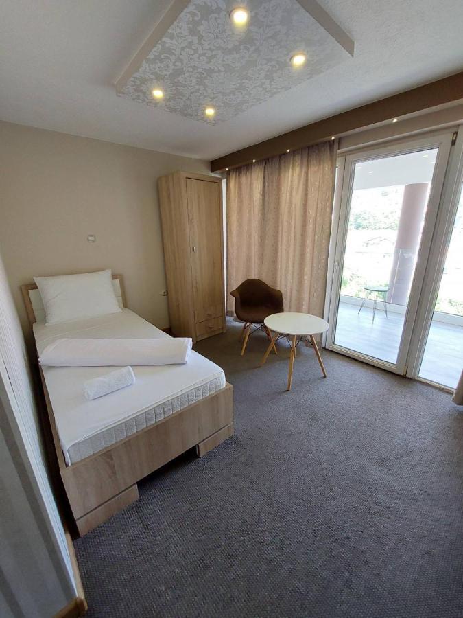 טראווניק Motel Bajra מראה חיצוני תמונה