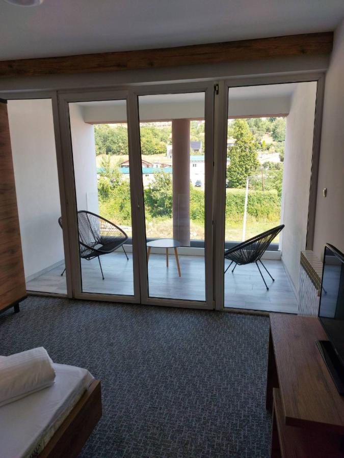 טראווניק Motel Bajra מראה חיצוני תמונה